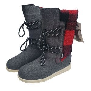 Muk Luks Dinah Winter Boots Womens 8 Gray Red Buffalo Plaid Water Resistant